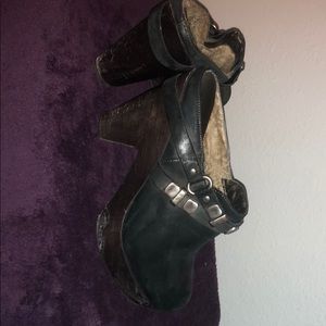 Dark grey platform clog 4 in